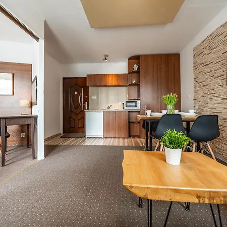 Max - - - Restauracja - Basen