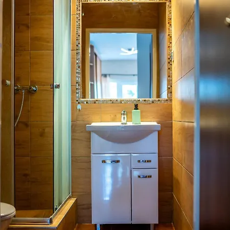 Max - - - Restauracja - Basen ميلنو