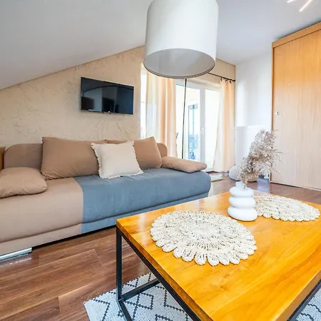 Üdülőpark Max - - - Restauracja - Basen