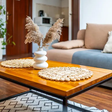 Max - - - Restauracja - Basen * ميلنو