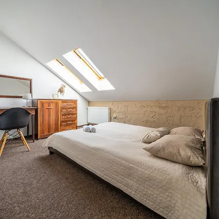 Max - - - Restauracja - Basen Holiday park