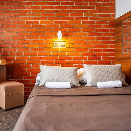 Max - - - Restauracja - Basen منتزه العطل *