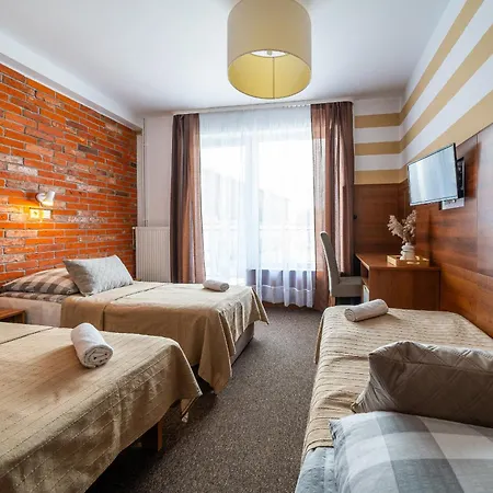 Max - - - Restauracja - Basen *