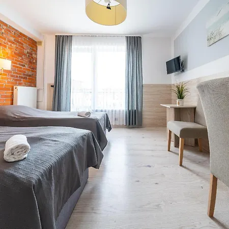 Max - - - Restauracja - Basen ميلنو