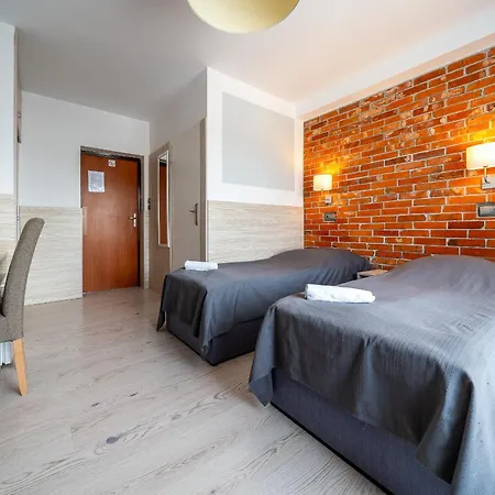 Max - - - Restauracja - Basen Üdülőpark