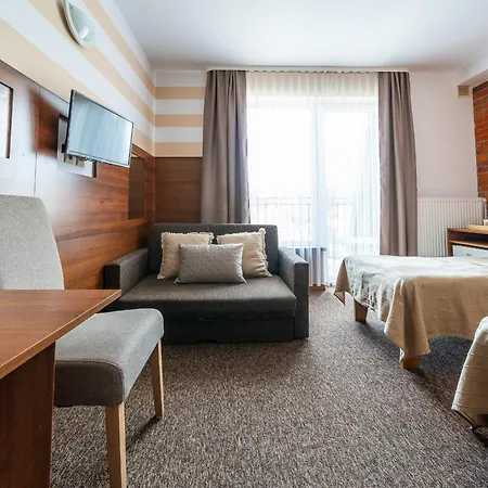 Max - - - Restauracja - Basen Holiday park