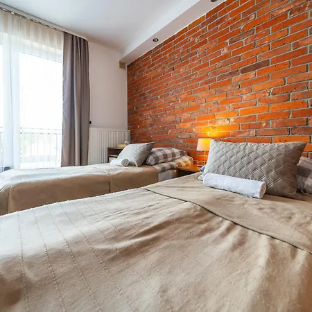 Max - - - Restauracja - Basen Holiday park
