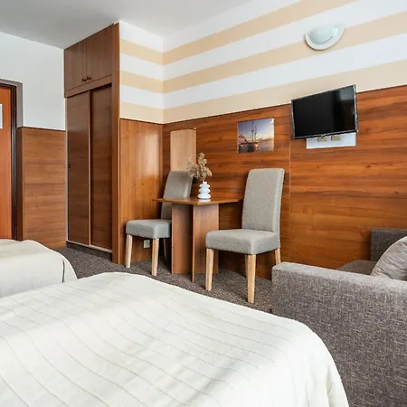 Holiday park Max - - - Restauracja - Basen