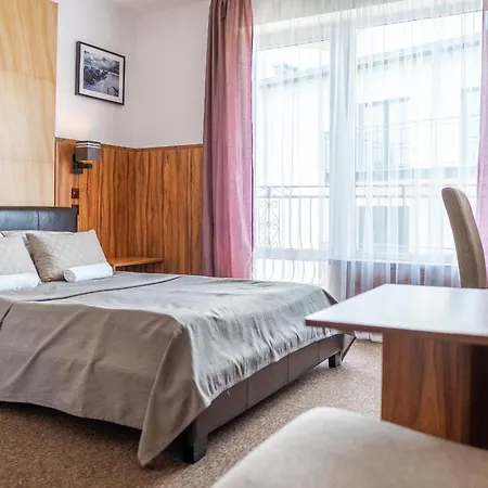 Max - - - Restauracja - Basen Holiday park