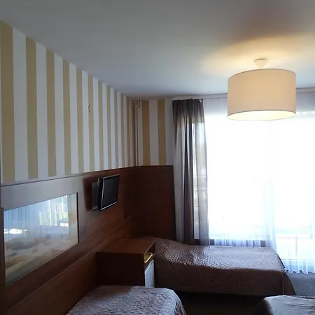 منتزه العطل Max - - - Restauracja - Basen