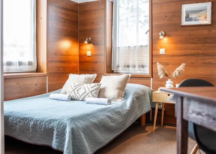 Max - - - Restauracja - Basen * ミエルノ