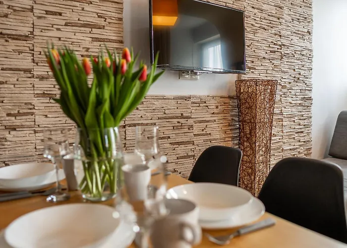 Max - - - Restauracja - Basen