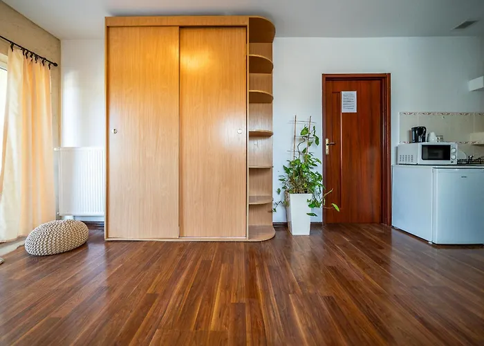 Max - - - Restauracja - Basen Holiday park *