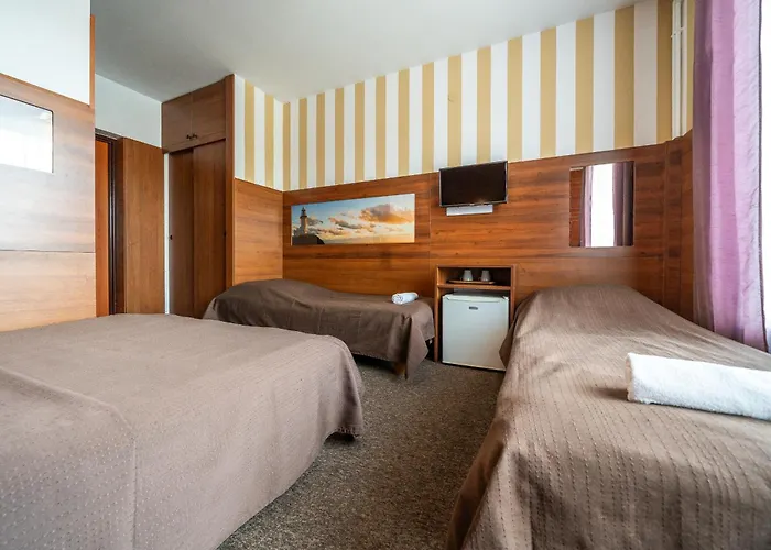 Max - - - Restauracja - Basen * ミエルノ