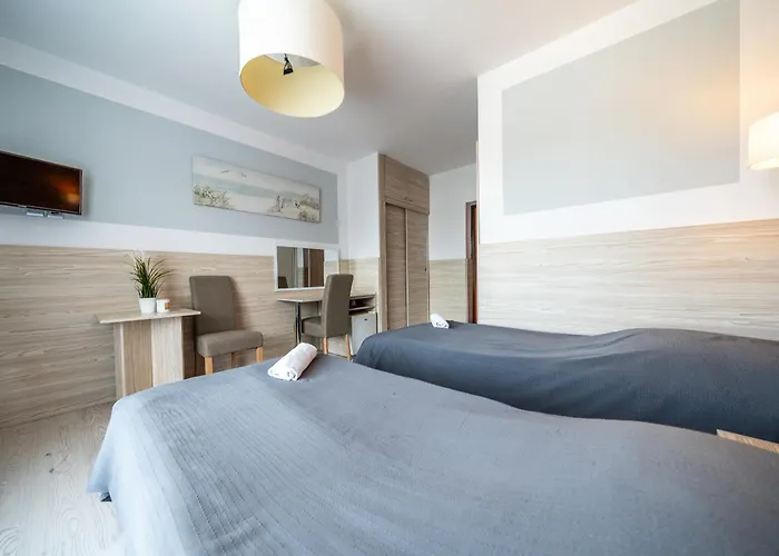 Max - - - Restauracja - Basen Holiday park *