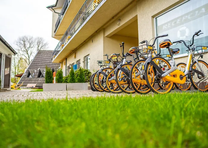 Prázdninový areál Max - - - Restauracja - Basen